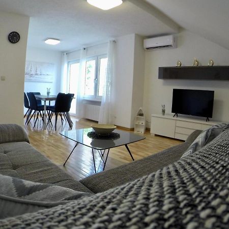 Holiday Apartment Lavanda Sumpetar Jesenice  Zewnętrze zdjęcie