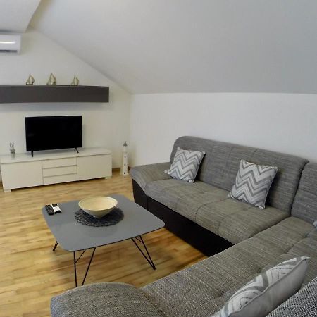 Holiday Apartment Lavanda Sumpetar Jesenice  Zewnętrze zdjęcie