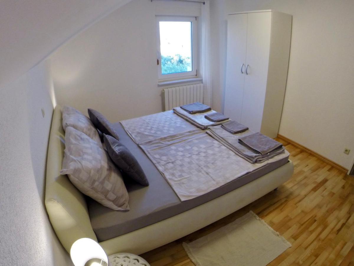 Holiday Apartment Lavanda Sumpetar Jesenice  Zewnętrze zdjęcie