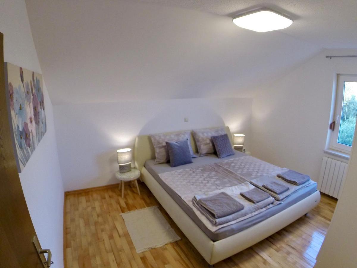 Holiday Apartment Lavanda Sumpetar Jesenice  Zewnętrze zdjęcie
