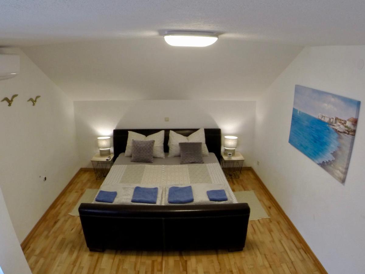 Holiday Apartment Lavanda Sumpetar Jesenice  Zewnętrze zdjęcie